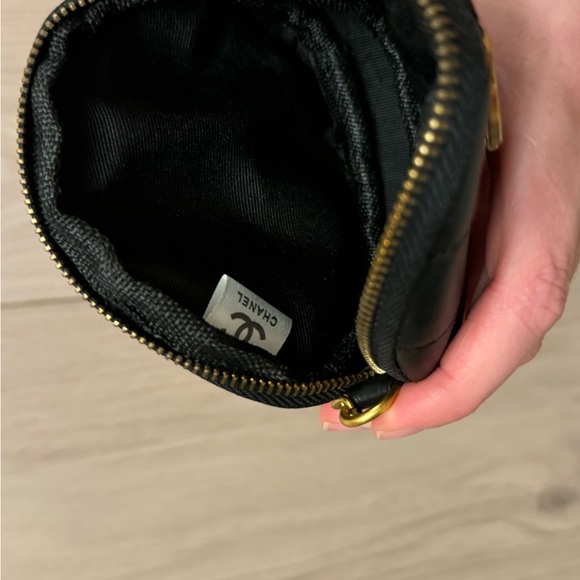 Zara Black Quilted Coin Purse with Gold Chain - Picture 4 of 4